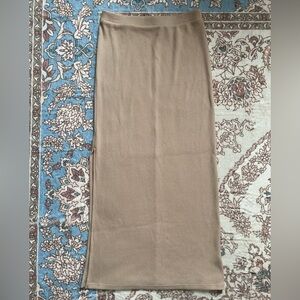 Old Navy Pull On Nude/Tan Ribbed Knit Midi Skirt